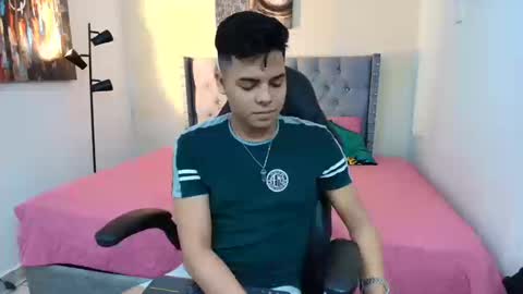 Snapshot of stewart_mateo_ chatting on October 17, 2:37 am stewart online show from October 17, 2:37 am
