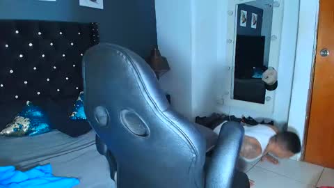 Snapshot of stily_santos_ chatting on September 13, 3:31 am stily online show from September 13, 3:31 am