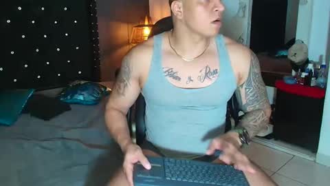 Snapshot of stily_santos_ chatting on October 17, 3:32 am stily online show from October 17, 3:32 am