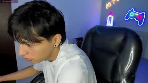Snapshot of stiwentwink chatting on September 21, 2:43 pm Stiwen online show from September 21, 2:43 pm