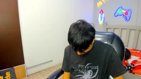 Snapshot of stiwentwink chatting on October 17, 3:05 pm Stiwen online show from October 17, 3:05 pm
