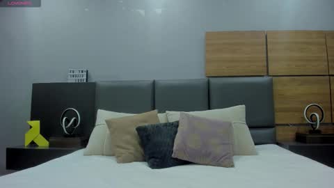 Snapshot of stone_lee_ chatting on October 12, 8:32 pm Stone Lee online show from October 12, 8:32 pm