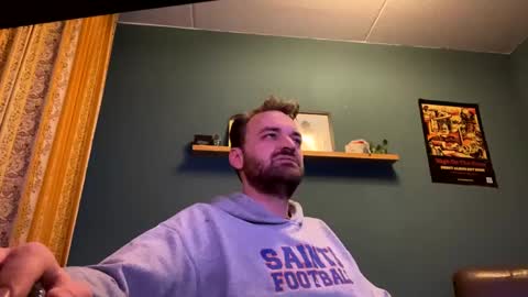 Snapshot of stonednboner chatting on December 1, 4:32 pm Stonerboner online show from December 1, 4:32 pm