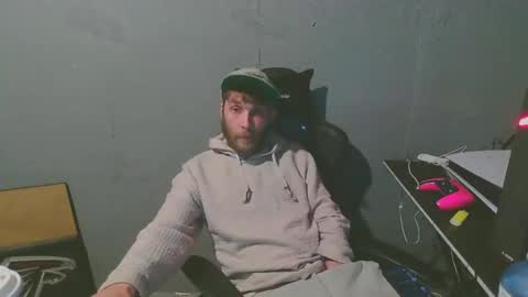 stonedpanda77 online show from December 6, 5:14 am