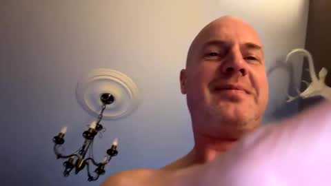 Stoodley22 online show from February 7, 4:21 pm