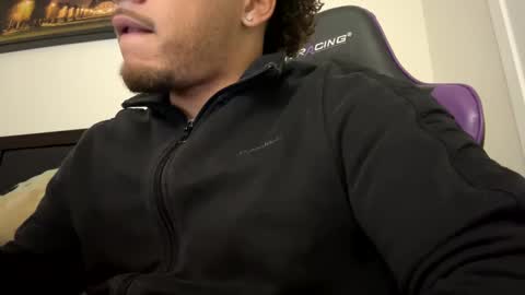 Snapshot of str8dj chatting on December 3, 5:15 am Dj online show from December 3, 5:15 am