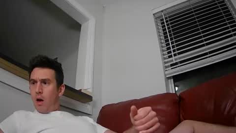 Snapshot of str8stuntcox chatting on October 25, 4:24 am Str8StuntCox online show from October 25, 4:24 am