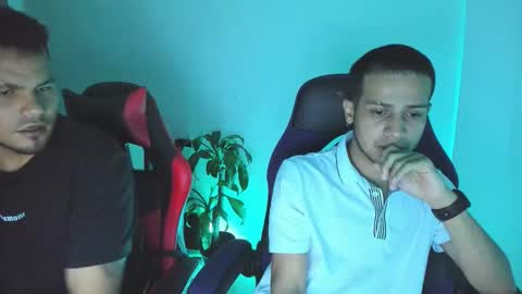 straight_boys_hornys online show from February 7, 2:25 am