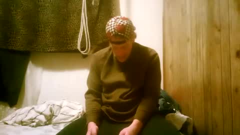 Snapshot of straighttoy chatting on February 12, 10:56 am straighttoy online show from February 12, 10:56 am