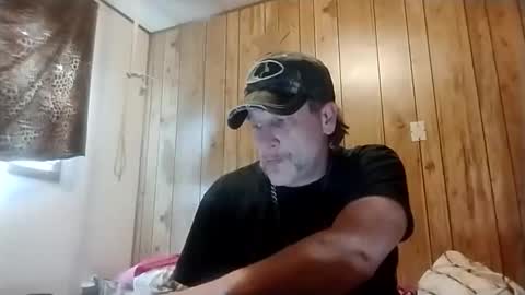 Snapshot of straighttoy chatting on February 20, 8:47 pm straighttoy online show from February 20, 8:47 pm