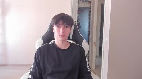 Snapshot of stralght_twinks chatting on September 25, 11:39 am Ray online show from September 25, 11:39 am