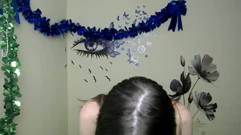 Snapshot of stranger_giirl chatting on February 4, 12:55 pm Amalia online show from February 4, 12:55 pm