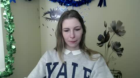 Snapshot of stranger_giirl chatting on February 24, 7:11 am Amalia online show from February 24, 7:11 am