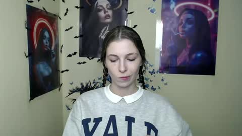 Snapshot of stranger_giirl chatting on March 3, 1:01 pm Amalia online show from March 3, 1:01 pm