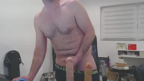 Snapshot of straponloverboy chatting on February 5, 8:14 pm ImYours online show from February 5, 8:14 pm