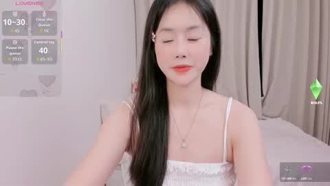 strawberry_loveee online show from October 9, 4:01 pm