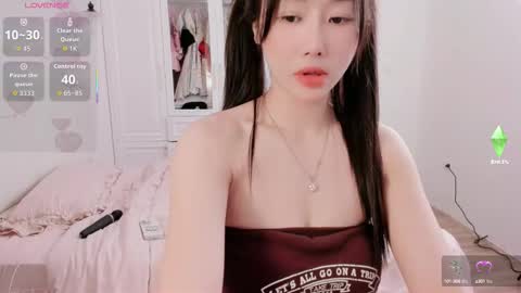 strawberry_loveee online show from October 15, 5:22 am