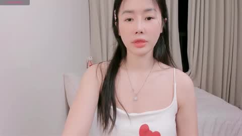 strawberry_loveee online show from October 8, 3:18 pm