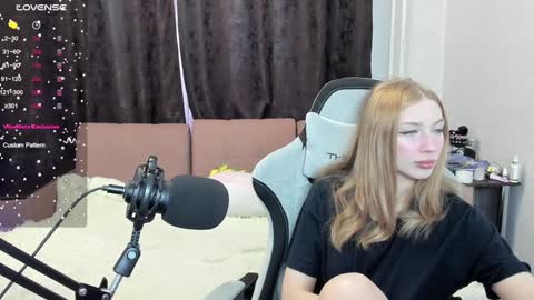 Snapshot of streis_mua chatting on December 9, 9:06 am Streis open pvt online show from December 9, 9:06 am