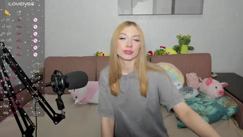 Snapshot of streis_mua chatting on January 29, 9:17 pm Streis open pvt online show from January 29, 9:17 pm