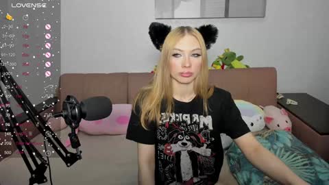 Snapshot of streis_mua chatting on January 26, 3:47 pm Streis open pvt online show from January 26, 3:47 pm