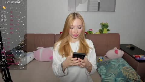 Snapshot of streis_mua chatting on February 3, 4:57 am Streis open pvt online show from February 3, 4:57 am