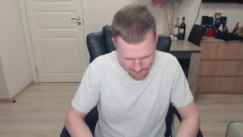 strong_guy_xxx online show from January 13, 3:20 pm