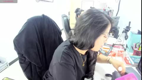 Snapshot of studcb_ chatting on October 6, 8:48 pm studcb_ online show from October 6, 8:48 pm