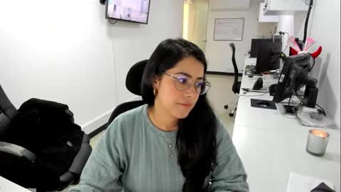 Snapshot of studcb_ chatting on October 19, 8:57 pm studcb_ online show from October 19, 8:57 pm