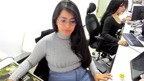 Snapshot of studcb_ chatting on January 31, 10:52 pm studcb_ online show from January 31, 10:52 pm
