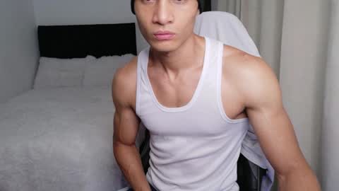 stylish man online show from April 10, 11:48 am