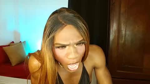 Suanny Klatten  It is my account independent  online show from November 26, 7:10 pm