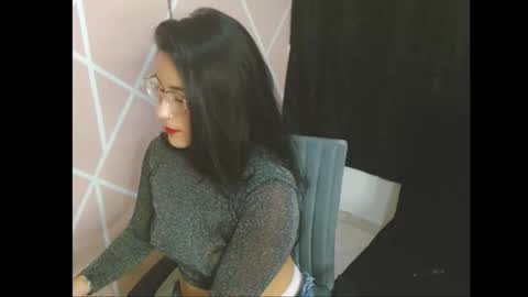 Snapshot of submissiveemily chatting on October 17, 8:02 pm submissiveemily online show from October 17, 8:02 pm