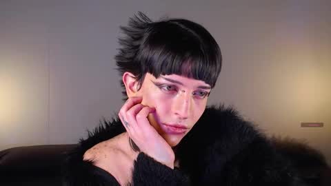 Angel  online show from November 30, 8:21 am