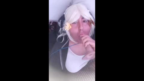 suckm33 online show from April 30, 7:02 am