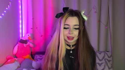 Sue online show from February 25, 9:15 pm