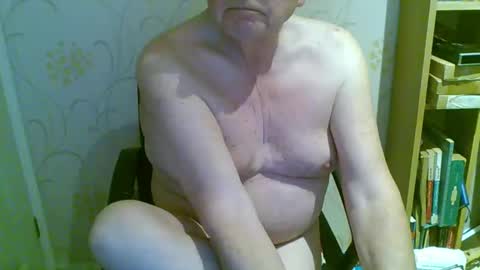 suffolkboy4 online show from February 26, 10:02 pm