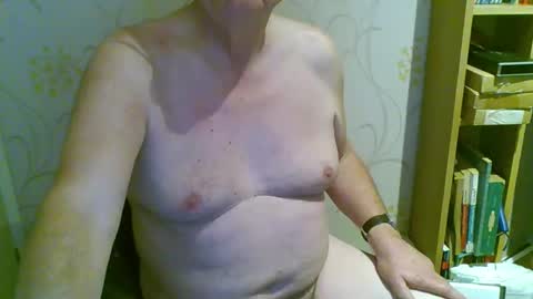 suffolkboy4 online show from April 2, 10:06 pm