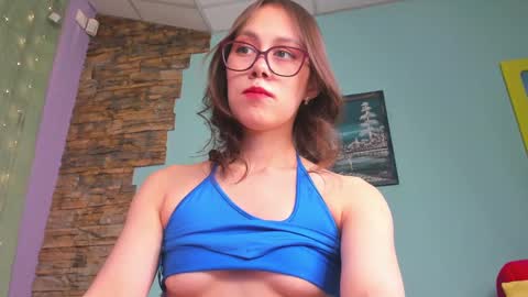 Snapshot of sugar_blond chatting on February 9, 4:57 am sugar blond online show from February 9, 4:57 am