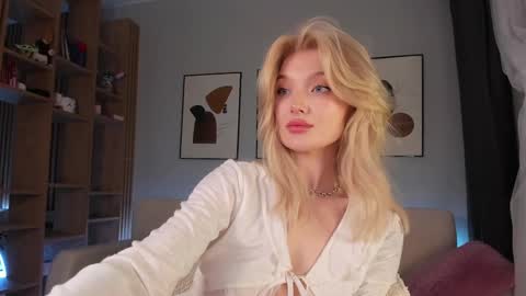 Snapshot of sugar_club chatting on January 7, 9:25 pm sugar_club online show from January 7, 9:25 pm