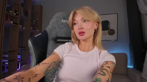 Snapshot of sugar_club chatting on February 22, 5:13 pm sugar_club online show from February 22, 5:13 pm