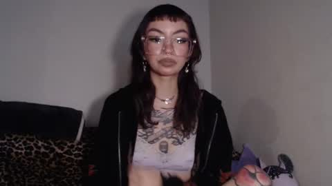 sugarthekitten online show from November 11, 7:21 am