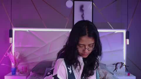 SUKI online show from April 10, 11:37 am