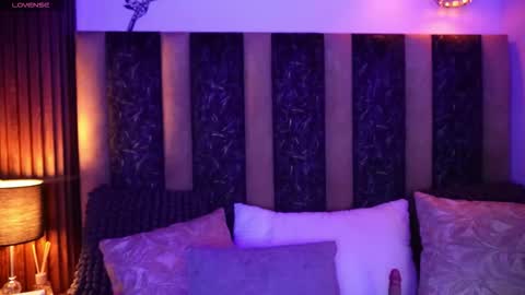 suky_dolloficial online show from March 4, 4:04 pm