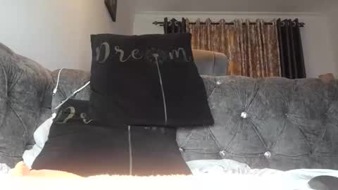 maskedtemptress online show from October 10, 2:39 am