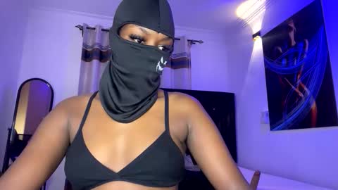 maskedtemptress online show from November 27, 2:41 am