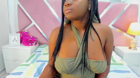 Snapshot of sulyclarck chatting on October 20, 8:03 pm Hot ebony online show from October 20, 8:03 pm