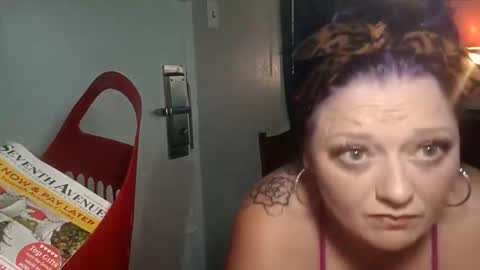 Summer Divine online show from November 8, 8:39 am