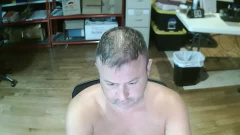 Snapshot of summerfun35 chatting on October 29, 1:40 am cincyguy online show from October 29, 1:40 am