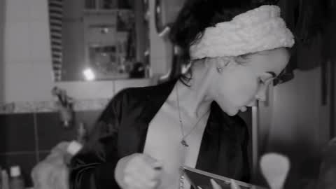 Miss Nelly online show from January 17, 8:17 pm